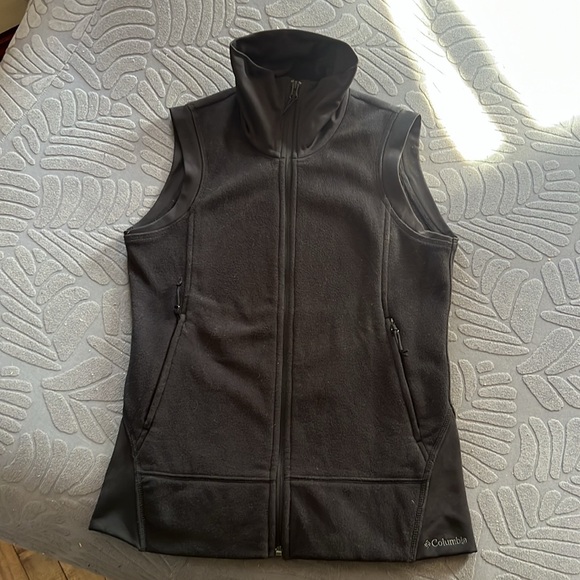 Columbia Jackets & Blazers - Columbia (WORN A FEW TIMES-NOT NEW- NO TAGS) Black Fleece Techy Trekker Vest
